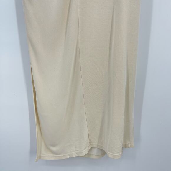 Elegant White Long Sleeve Dress - Picture 14 of 16